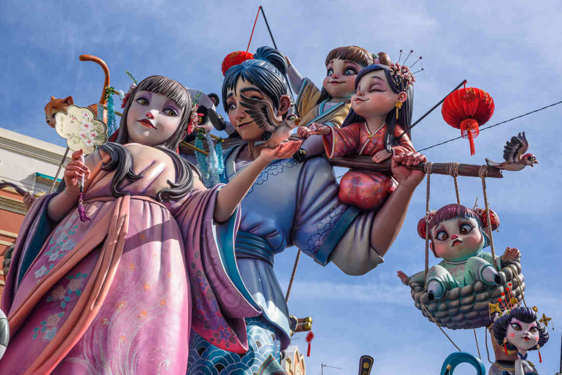 Valencia - fallas 2023 - 5 premio - falla Sueca-Literato Azorín - Crisistunidad ¿Asia on anem! 07.jpg